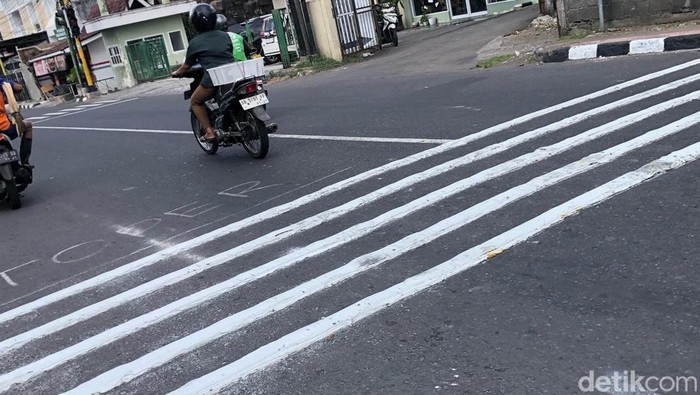 Penampakan speed bump di Jalan Letjen Suprapto, Kota Jogja, Jumat (20/9/2024).