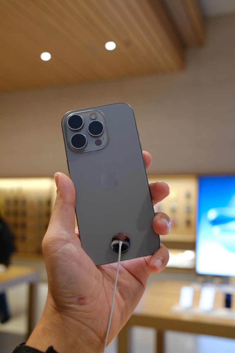 Penjualan perdana iPhone 16 di Malaysia