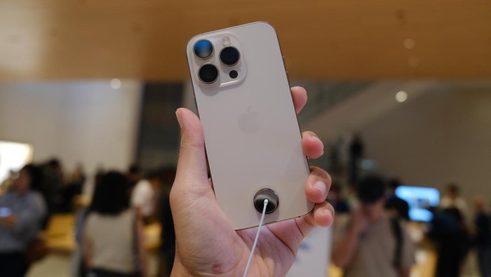 Penjualan perdana iPhone 16 di Malaysia