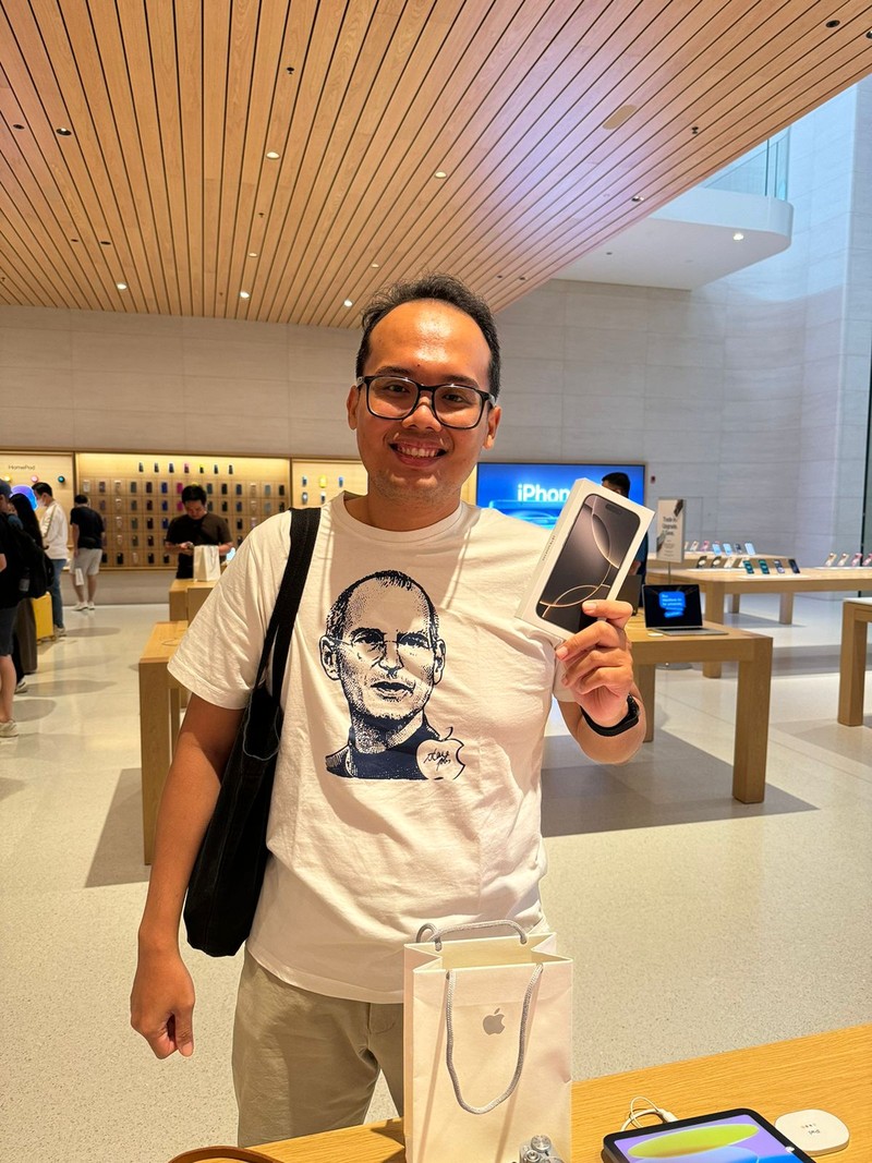 Penjualan perdana iPhone 16 di Malaysia