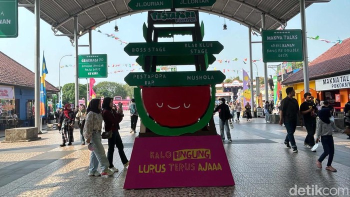 Festival musik Pestapora 2024 resmi dimulai pada hari ini di JIEXPo Kemayoran, Jakarta, Jumat (20/9/2024). Penonton mulai berdatangan.