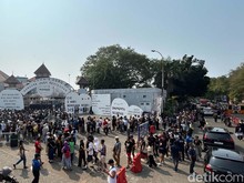 Penonton Mulai Padati Panggung Pestapora 2024 Penonton Mulai Padati Panggung Pestapora 2024