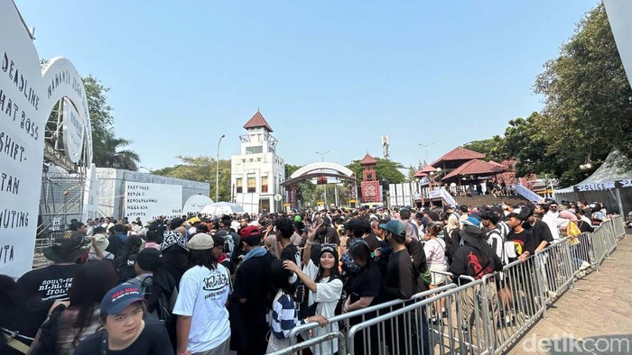 Festival musik Pestapora 2024 resmi dimulai pada hari ini di JIEXPo Kemayoran, Jakarta, Jumat (20/9/2024). Penonton mulai berdatangan.
