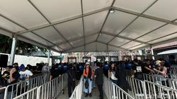 Penonton Mulai Padati Panggung Pestapora 2024 Penonton Mulai Padati Panggung Pestapora 2024