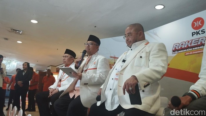Plh Presiden PKS Ahmad Heryawan (Aher)