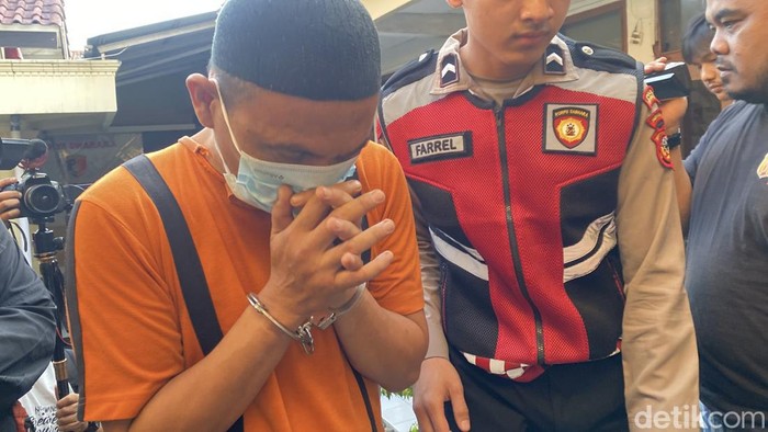 Polisi menangkap AMJ (45) oknum advokat atau pengacara asal Kota Bandung yang tiba-tiba menembak pemilik warung kopi (warkop) Musyafa Akbar Faisal (35)
