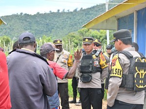 Polisi Usut Kasus Ortu Siswa Bakar Gedung SMK di Dogiyai Imbas Guru Tak Aktif