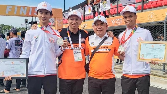 Balap Motor Standar Beregu Jakarta Raih Perak di PON 2024.