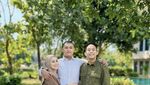 Potret Denny Cagur Kulineran Seru Bareng Istri dan Sahabat
