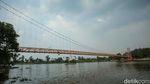 Ini Jembatan Gantung di Alun-alun Barat Depok, Hubungkan Sawangan-Bojongsari