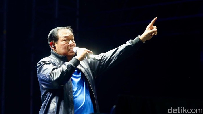 Presiden ke-6 Indonesia Susilo Bambang Yudhoyono meramaikan hari pertama Festival Pestapora yang berlangsung di JIExpo Kemayoran, Jakarta, Jumat (20/9/2024). Penampilan perdana SBY di Pestapora ini menjadi magnet tersendiri bagi para pengunjung.