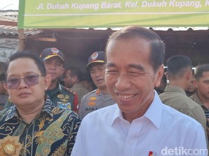 Jokowi Diteriaki Mulyono Saat Kunjungi Pasar Dukuh Kupang Surabaya