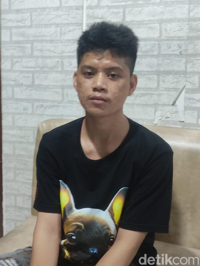 Pria berinisial KTD ditangkap dan ditetapkan sebagai tersangka usai meretas akun Google Business sejumlah bank hingga kantor polisi.