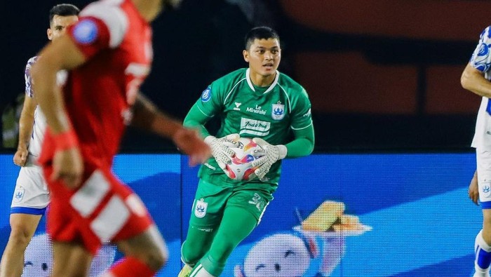 Kiper PSIS, Adi Satryo kemungkinan akan bermain melawan PSM.