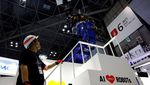 Robot Raksasa Jepang Unjuk Gigi Perbaiki Kabel Kereta, Tekan Kecelakaan Kerja