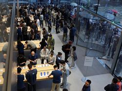 Sambutan Antusias Saat iPhone 16 Rilis di China