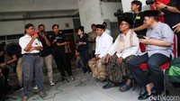 Pramono mencatat persoalan yang dikeluhkan warga.   