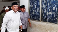 Kegiatan ini dilakukan usai Pramono berpamitan kepada jajaran lingkungan Sekretariat Kabinet RI.   