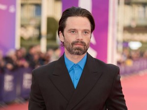 Sebastian Stan Bela Lawan Main yang Disebut Monster karena Kondisi Wajahnya