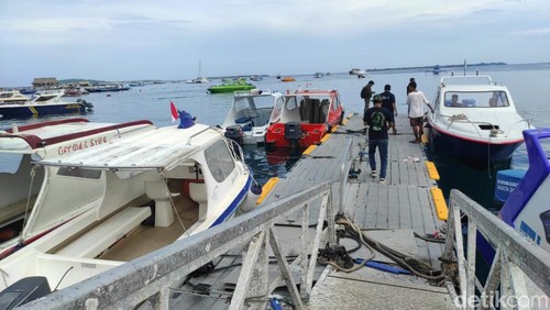 Sejumlah kapal sandar di Pelabuhan Teluk Nara, Lombok Utara, NTB, beberapa waktu lalu.