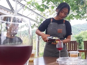 Menikmati Alternatif Grape dan Kopi Susu Anggur di Rumah Anggur by Kisana