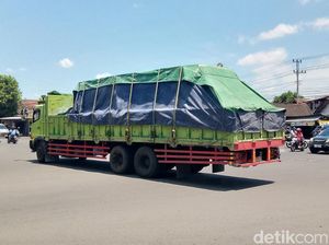 Truk-truk Besar Nyasar di Kota Klaten Usai Keluar dari Tol Jogja-Solo