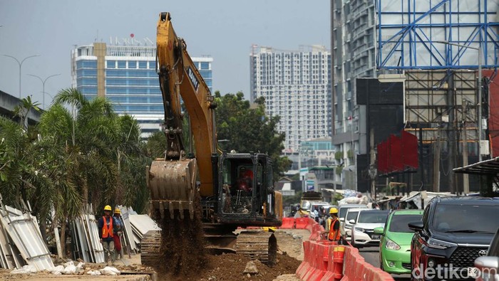Air bersih sangat penting bagi kelangsungan hidup masyarakat. Untuk itu pengerjaan proyek Sistem Penyediaan Air Minum (SPAM) di Jalan Kalimalang, Bekasi, dikebut.