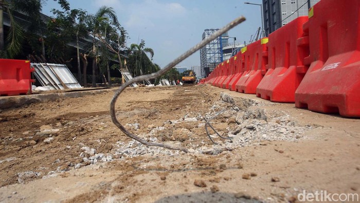 Air bersih sangat penting bagi kelangsungan hidup masyarakat. Untuk itu pengerjaan proyek Sistem Penyediaan Air Minum (SPAM) di Jalan Kalimalang, Bekasi, dikebut.