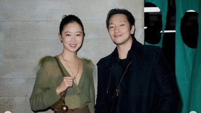 7 Foto Son Sukku & Gong Hyo Jin Bersanding Disebut Bak Pasutri Old Money