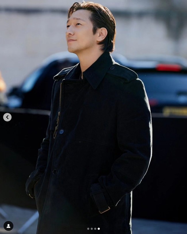 Kini Son Sukku dan Gong Hyo Jin disandingkan di London sebagai brand ambassador Burberry. Foto: Instagram