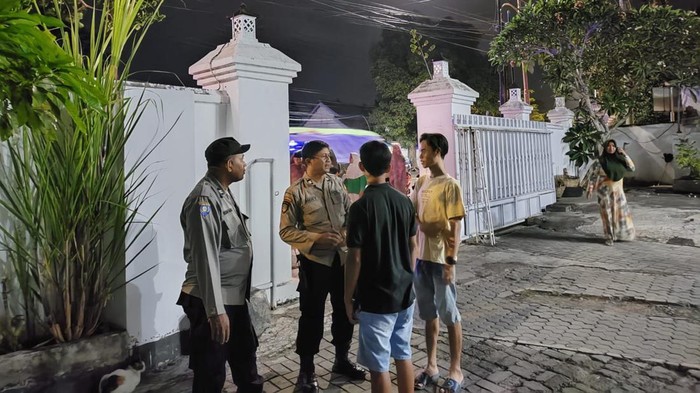 Suami di Banyuwangi tusuk istri dan pacarnya