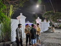 Cemburunya Suami Tusuk dari Belakang Istri dan PIL Saat Mau Check In