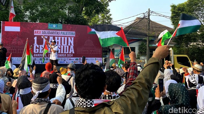 Aksi belas Palestina di Bandung.