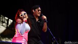 Andre Taulany and The Girls Semarakkan Pestapora