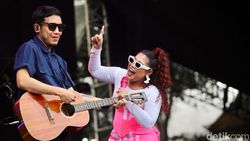 Andre Taulany and The Girls Semarakkan Pestapora