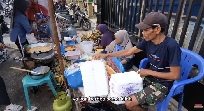 Bosan Susah! Kuli Ini Kini Jualan Pisang Keju Omzet Rp 7 Juta Sehari