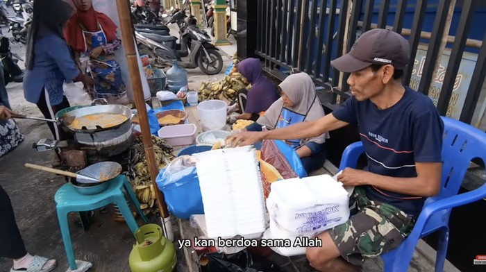 Bosan Susah! Kuli Ini Kini Jualan Pisang Keju Omzet Rp 7 Juta Sehari