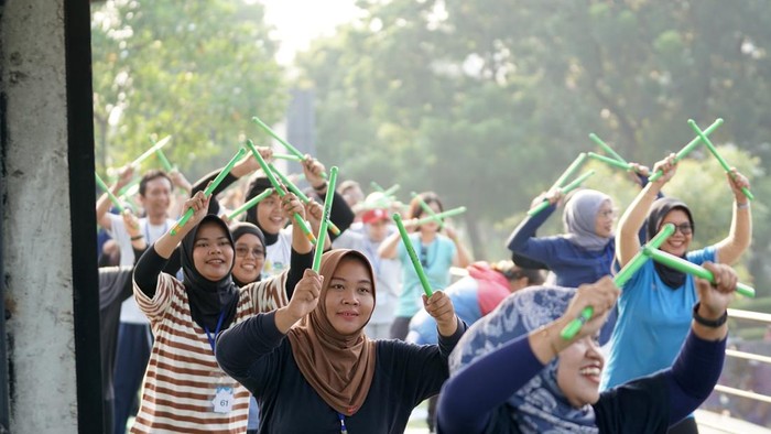 Bunda Poundfit with J Trust Bank