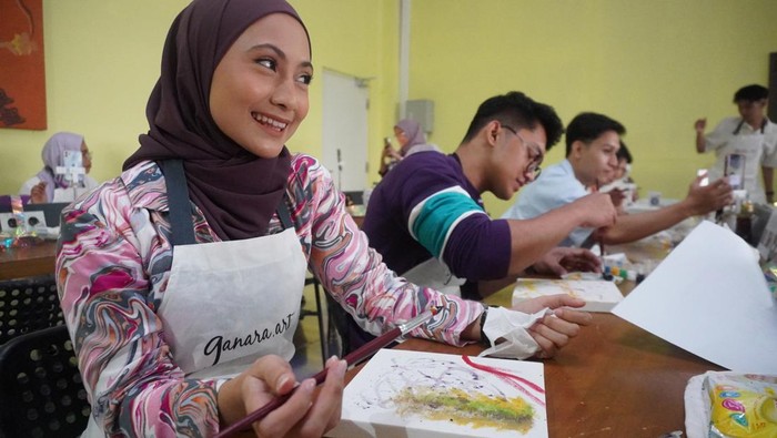 Ganara Art membuka cabang terbaru di The Grand Outlet, East Jakarta Karawang dengan mempersembahkan Instalasi Seni Futuristik dan Aktivitas Seni Interaktif. Kehadirannya sebagai bagian dari upaya untuk memperluas akses seni rupa dan memperkenalkan pengalaman seni yang menginspirasi, mendidik, serta menghubungkan ke berbagai masyarakat luas.