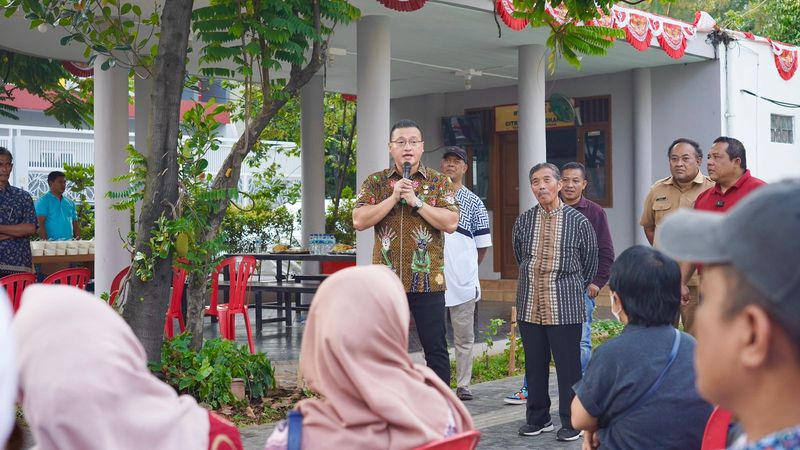 Anggota DPRD DKI Jakarta, Fraksi PDI Perjuangan Hardiyanto Kenneth Resmikan RTH Di Tanjung Duren Utara, Jakarta Barat.