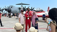 Bali International Airshow menjadi tonggak penting dalam sektor penerbangan dan pertahanan Indonesia. Acara ini menonjolkan kemajuan serta pentingnya industri kedirgantaraan dan pertahanan bagi Indonesia. Ini membuktikan kemampuan perkembangan Indonesia dalam lanskap aviasi global.
