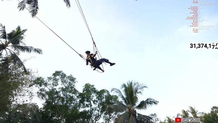 IShowSpeed Naik Ayunan Raksasa di Bali