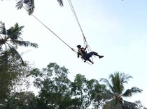 Naik Ayunan Raksasa di Bali, IShowSpeed Teriak-teriak: Santai, Santai, Santai!