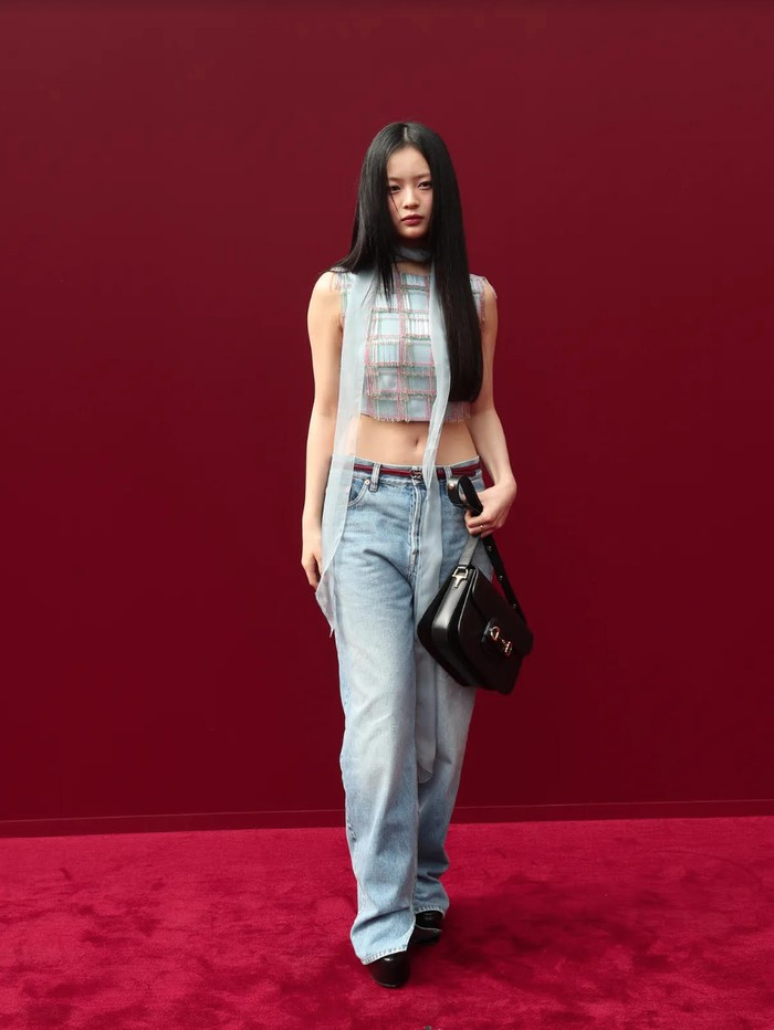 Jin BTS & Hanni NewJeans Hadiri Fashion Show Gucci di Milan
