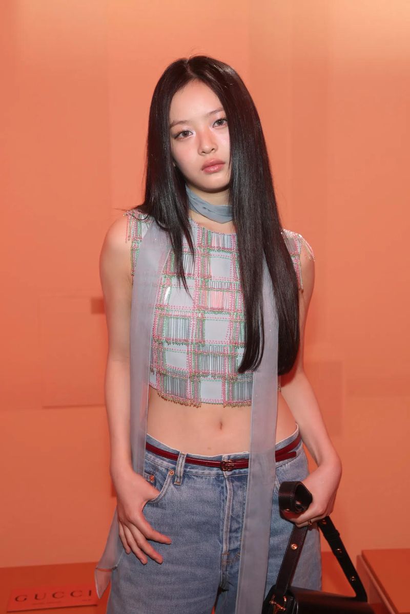 Jin BTS & Hanni NewJeans Hadiri Fashion Show Gucci di Milan