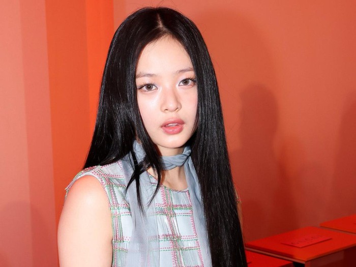 Jin BTS & Hanni NewJeans Hadiri Fashion Show Gucci di Milan