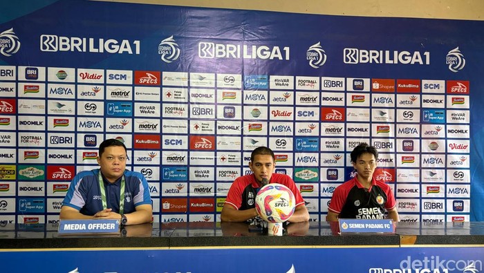 Konferensi Pers Semen Padang FC. (M Afdal Afrianto/detikSumut)