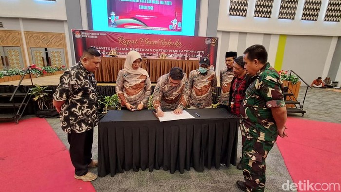 Rapat Pleno Terbuka Rekapitulasi dan Penetapan DPT Pilkada Serentak 2024 di Hotel MaxOne Makassar, Jumat (20/9/2024).
