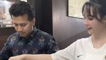 Selalu Romantis! Arumi Bachsin Sering Kulineran Bareng Emil Dardak