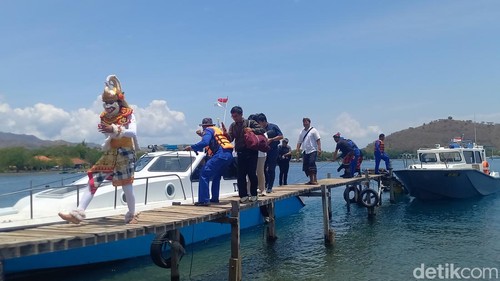 Menparekraf Sandiaga Uno melakukan uji coba paket wisata kapal cepat rute Banyuwangi-Buleleng, Sabtu (21/9/2024).